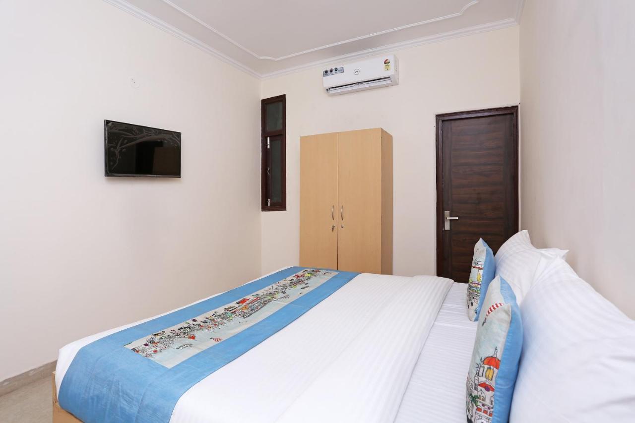 Oyo Dlf Cyber City Near Aravali Biodiversity Park Gurgaon Exterior photo
